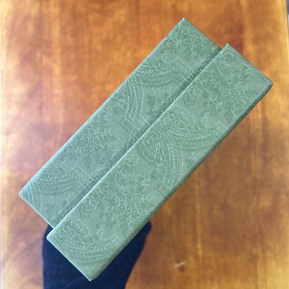 New Gucci Geometric 6 Pencil Set w/ Gucci box - Picture 11 of 12